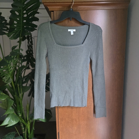 Nine West Sweaters - Nine West Olive Ribbed Knit Top